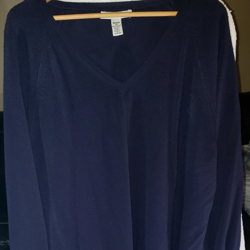 Ralsey womans v neck sweater